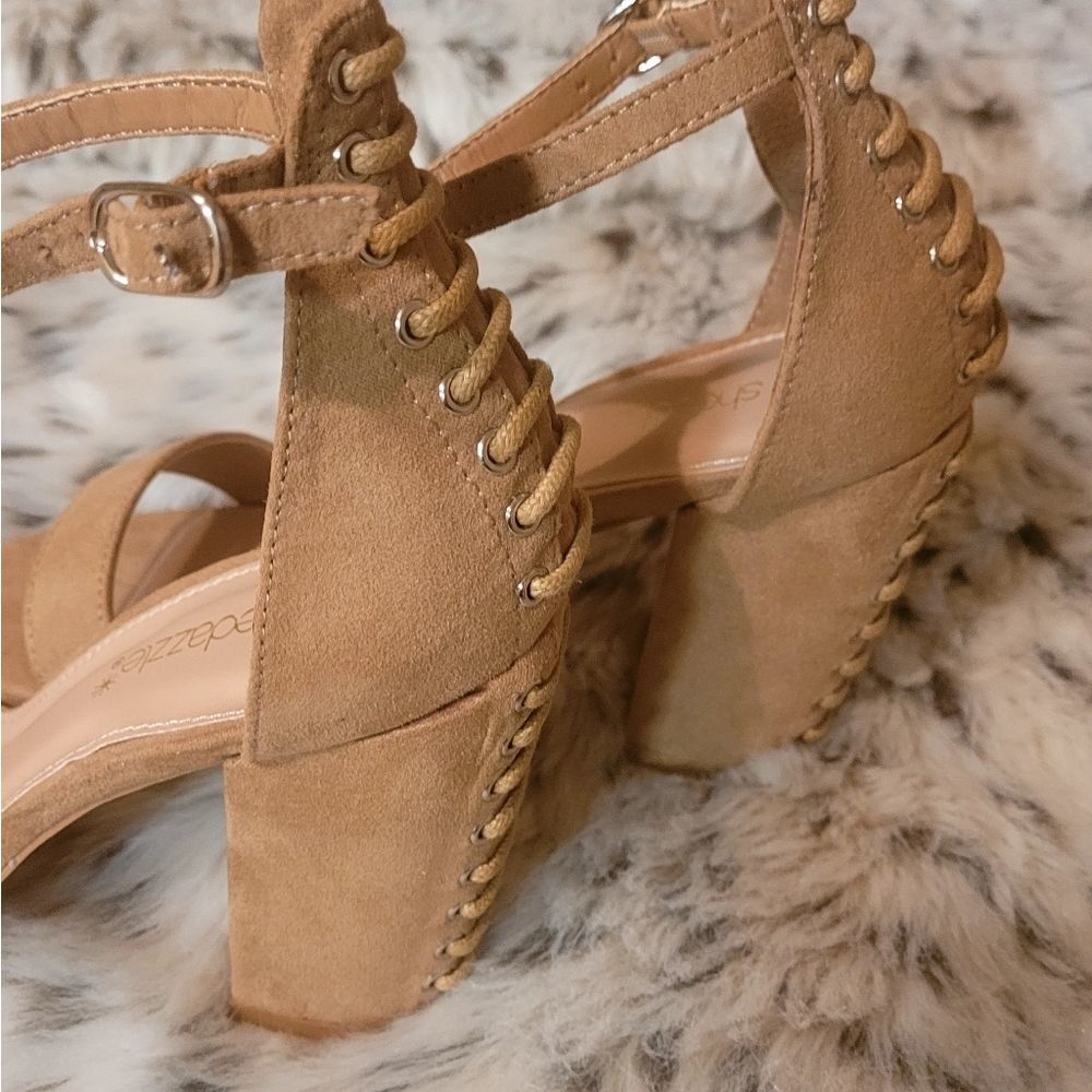 New in Box Shoe Dazzle Tonya boho block faux-suede heel - Picture 6 of 14